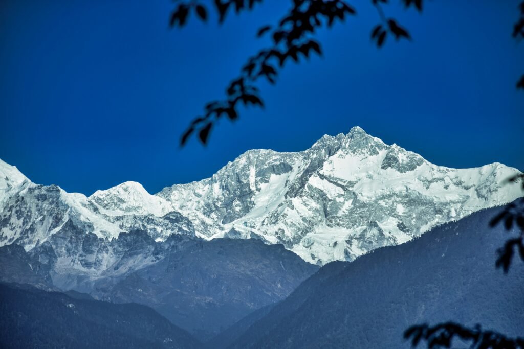 labun hang limboo zf6zxtpr5t8 unsplash